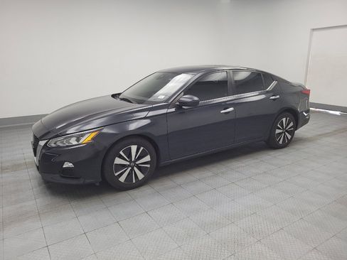 Used 2022 Nissan Altima 2.5 SV FWD image 2