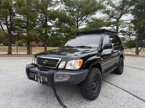 Used 2002 Lexus LX 470 4WD image 2