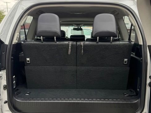 Used 2010 Lexus GX 460 image 31