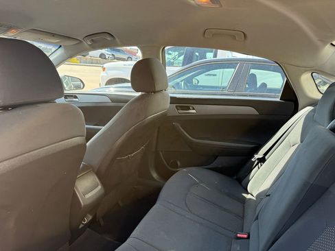 Used 2018 Hyundai Sonata SE w/ Cargo Package image 16