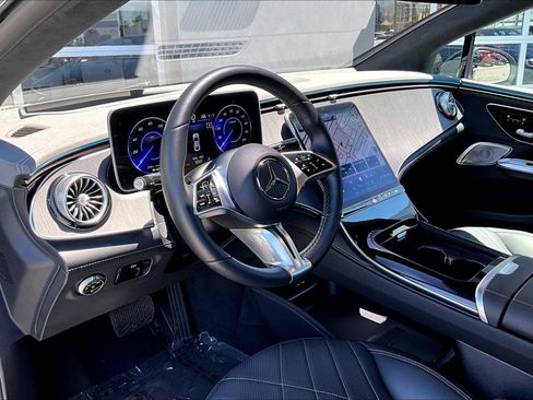 Used 2023 Mercedes-Benz EQE 500 4MATIC Sedan image 13