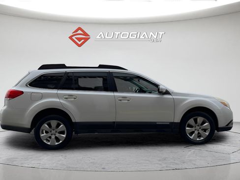 Used 2011 Subaru Outback 2.5i Premium image 13
