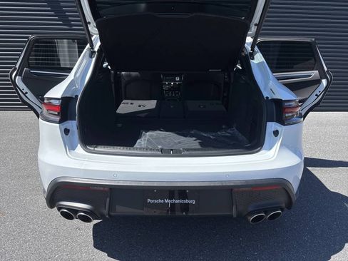 Certified 2025 Porsche Macan S AWD/4WD image 10