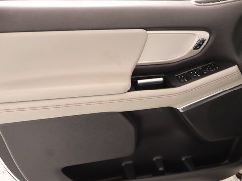 Used 2025 Ford Expedition Active AWD/4WD image 19