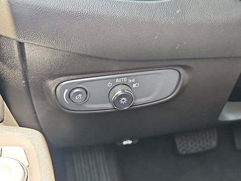 Certified 2022 Chevrolet Equinox LT FWD image 17
