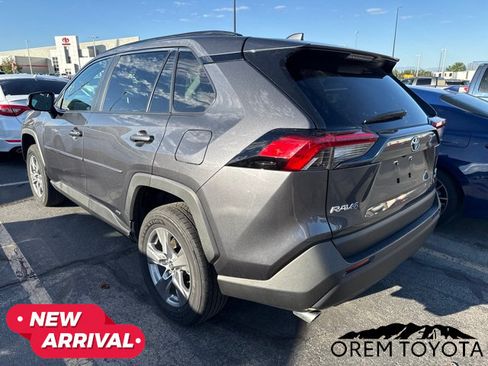 Used 2024 Toyota RAV4 LE AWD/4WD image 8