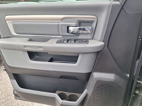 Used 2020 RAM 1500 Classic SLT AWD/4WD image 20