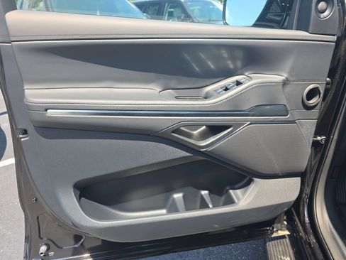 New 2026 Lincoln Navigator Premiere AWD/4WD image 14