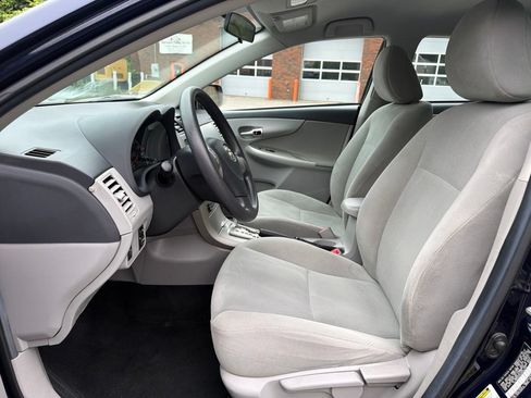 Used 2013 Toyota Corolla LE FWD image 14