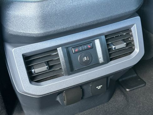 Used 2024 Ford F250 Lariat w/ Lariat Ultimate Package AWD/4WD image 15