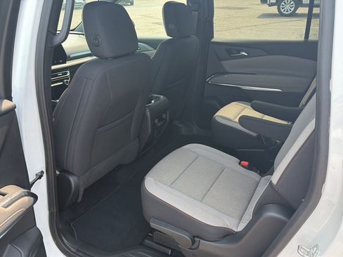 Used 2026 Chevrolet Traverse LT w/ Driver Confidence Package FWD image 14
