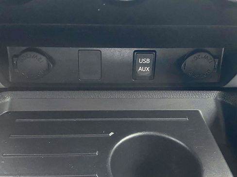 Used 2016 Toyota Tundra SR5 w/ SR5 Upgrade Package image 28