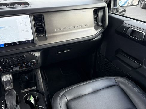Used 2025 Ford Bronco Badlands AWD/4WD image 16