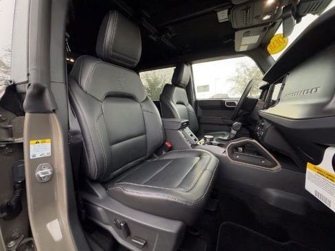 New 2025 Ford Bronco Badlands image 33