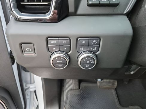 Used 2024 GMC Sierra 2500 Denali Ultimate w/ Max Trailering Package image 33