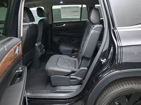 New 2026 Volkswagen Atlas SE image 11