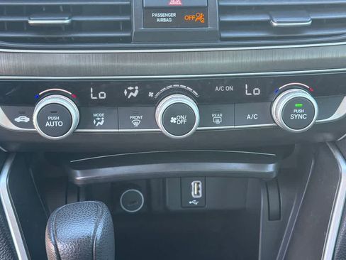 Used 2019 Honda Accord LX image 28
