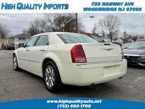 Used 2009 Chrysler 300 C image 5