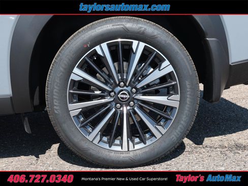 New 2026 Nissan Pathfinder Platinum w/ Accent Package AWD/4WD image 40