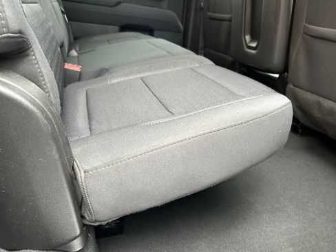 Used 2023 GMC Sierra 1500 SLE image 17