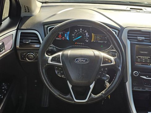 Used 2015 Ford Fusion SE w/ Equipment Group 502A image 16