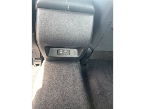 Used 2025 Nissan Altima 2.5 SV image 11