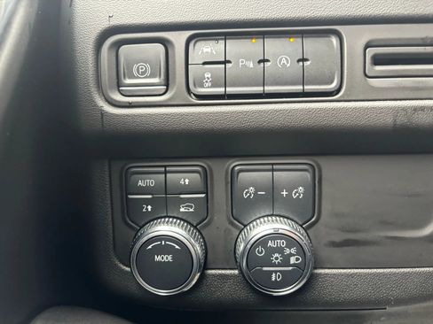 Used 2023 GMC Yukon SLT image 20