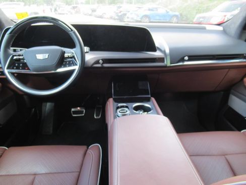 Used 2026 Cadillac Vistiq Sport AWD/4WD image 11