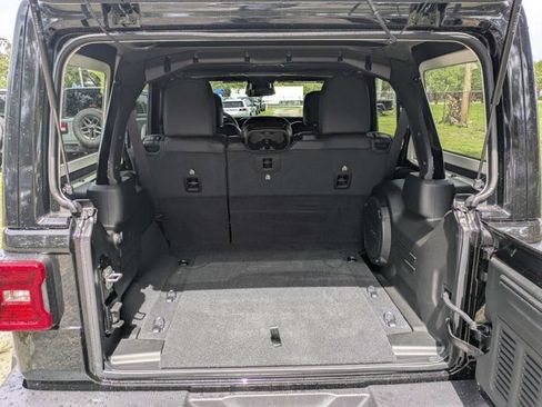 New 2026 Jeep Wrangler Unlimited Sahara AWD/4WD image 12