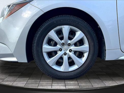 Used 2020 Toyota Corolla LE FWD image 27