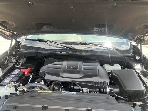 Used 2023 Nissan Titan SV w/ SV Convenience Package image 20