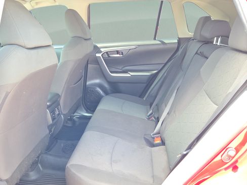 Used 2023 Toyota RAV4 XLE w/ Convenience Package FWD image 11