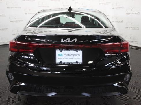 Used 2023 Kia Forte LXS w/ LXS Technology Package image 5