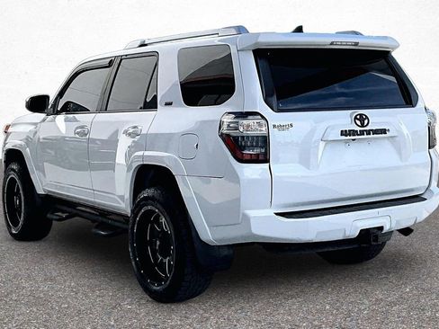 Used 2016 Toyota 4Runner SR5 AWD/4WD image 5
