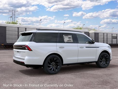New 2027 Lincoln Navigator Reserve AWD/4WD image 6