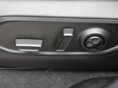 Used 2026 Jeep Grand Cherokee Limited w/ Luxury Tech Group II RWD image 16