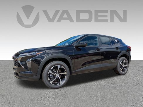 New 2026 Chevrolet Trax RS w/ Driver Confidence Package FWD image 2