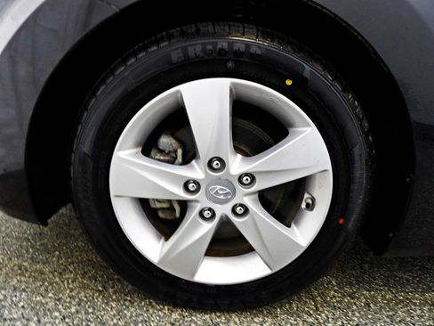 Used 2013 Hyundai Elantra GLS FWD image 17