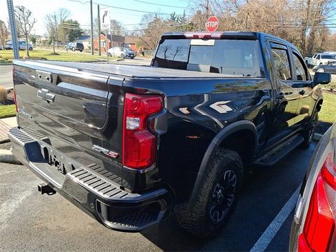 Used 2022 Chevrolet Silverado 1500 ZR2 w/ Technology Package image 8