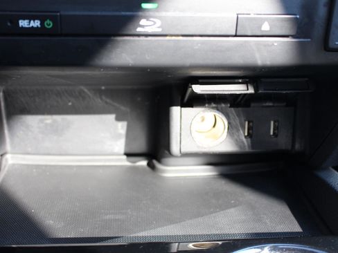 Used 2017 Honda Pilot Touring image 24