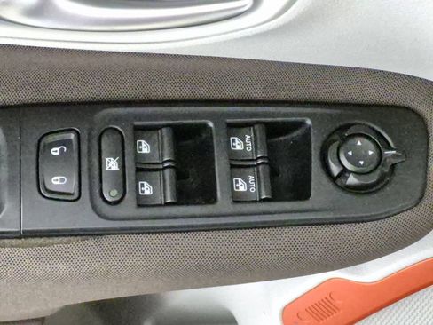 Used 2015 Jeep Renegade Latitude w/ Popular Equipment Group AWD/4WD image 16