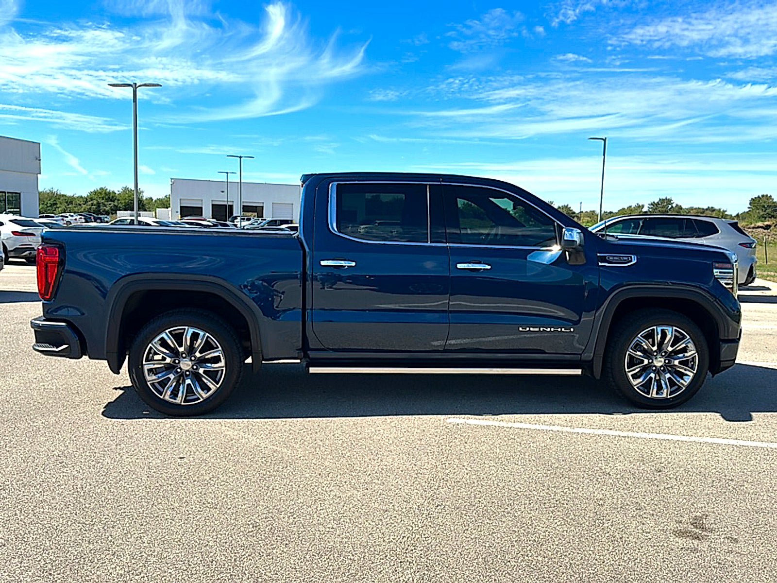Used 2023 GMC Sierra 1500 Denali w/ Denali Reserve Package AWD/4WD image 9