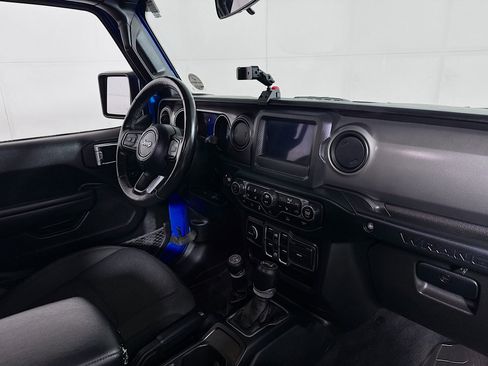 Used 2023 Jeep Wrangler Unlimited w/ Cold Weather Group AWD/4WD image 28