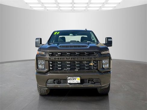 Used 2021 Chevrolet Silverado 2500 Custom w/ Custom Value Package image 2