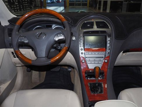 Used 2011 Lexus ES 350 image 9