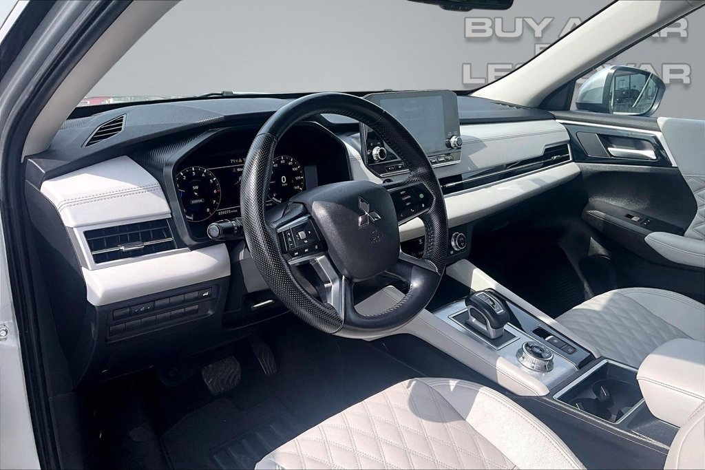 Used 2024 Mitsubishi Outlander SEL AWD/4WD image 14