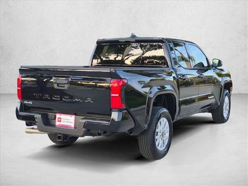 Certified 2025 Toyota Tacoma SR5 AWD/4WD image 5