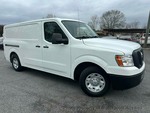 Used 2017 Nissan NV 2500 SV w/ Technology Package image 2