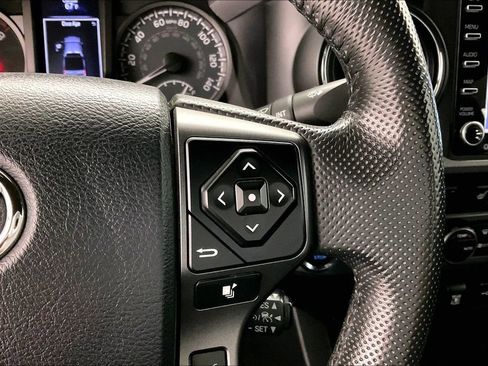 Used 2020 Toyota Tacoma TRD Off-Road w/ Technology Package AWD/4WD image 12