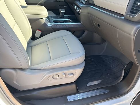 New 2026 GMC Sierra 1500 SLT image 15